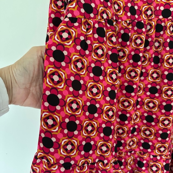 Eliza J | 3/4 Sleeve Crew Neck Short Dress | Red & Black Geometric Print Dress - Picture 6 of 10